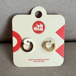 NEW Oh Clem Smooth Huggie Hoop Earrings in Gold for Sensitive Ears 👂